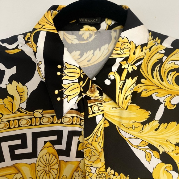 NEW Authentic Versace STUNNING blouse 🎉👏🏼100%SILK - Picture 4 of 17